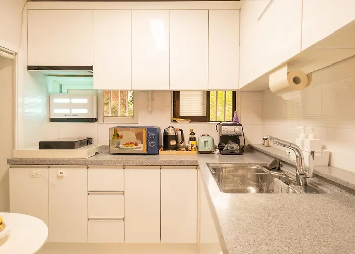 Gwangalli Beach, Sleeps8, Busan,family Trip, 20 Minutes To Nampo, 20 Minutes To Jeonpo *