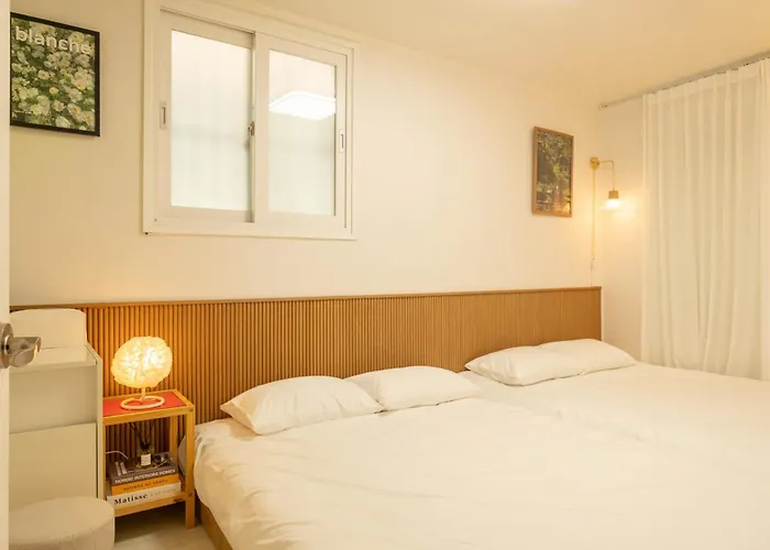 Gwangalli Beach, Sleeps8, Busan,family Trip, 20 Minutes To Nampo, 20 Minutes To Jeonpo Apartment