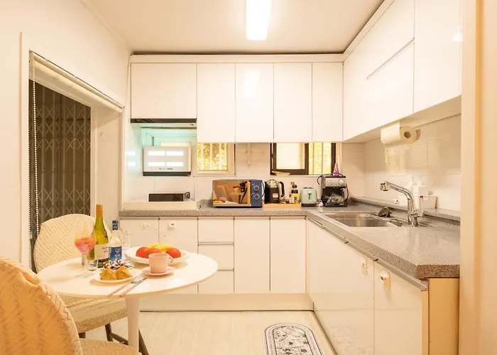 Gwangalli Beach, Sleeps8, Busan,family Trip, 20 Minutes To Nampo, 20 Minutes To Jeonpo *